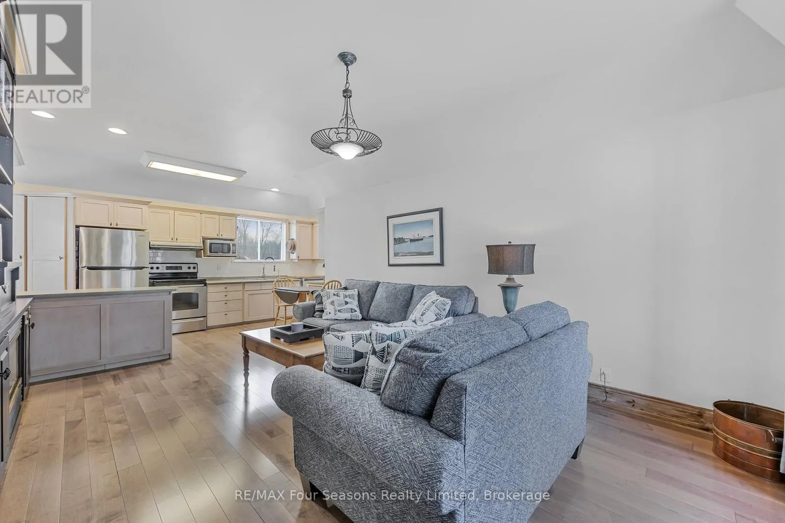 3 SYDENHAM TRAIL E