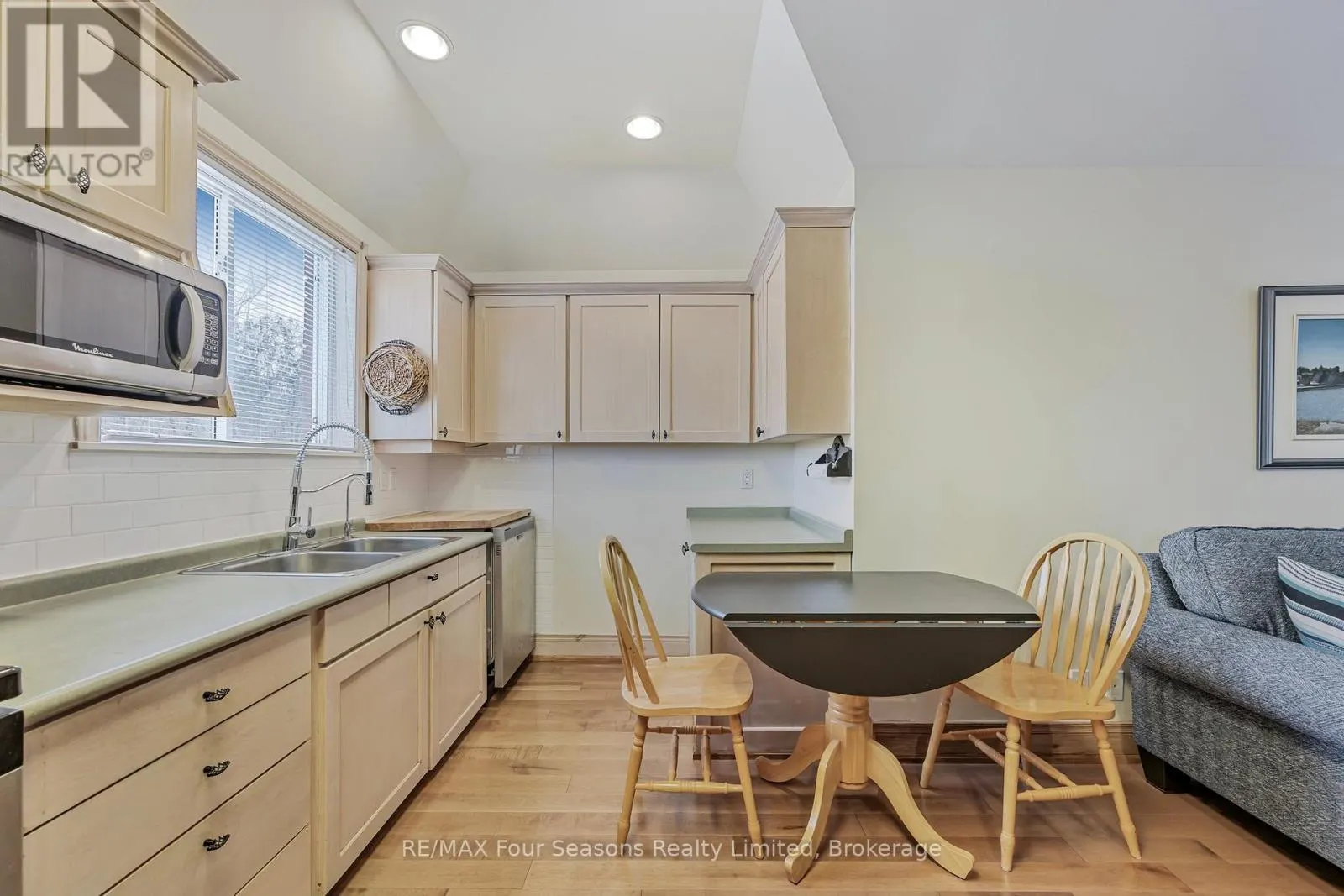 3 SYDENHAM TRAIL E
