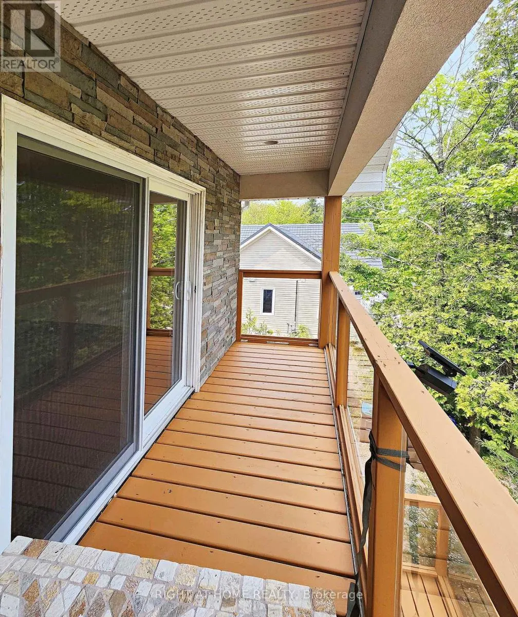 2384 CHAMPLAIN ROAD