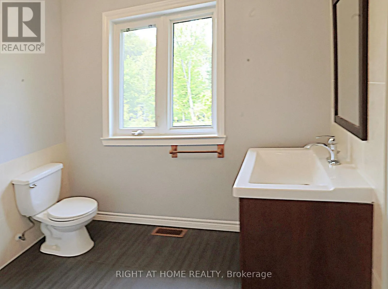 2384 CHAMPLAIN ROAD