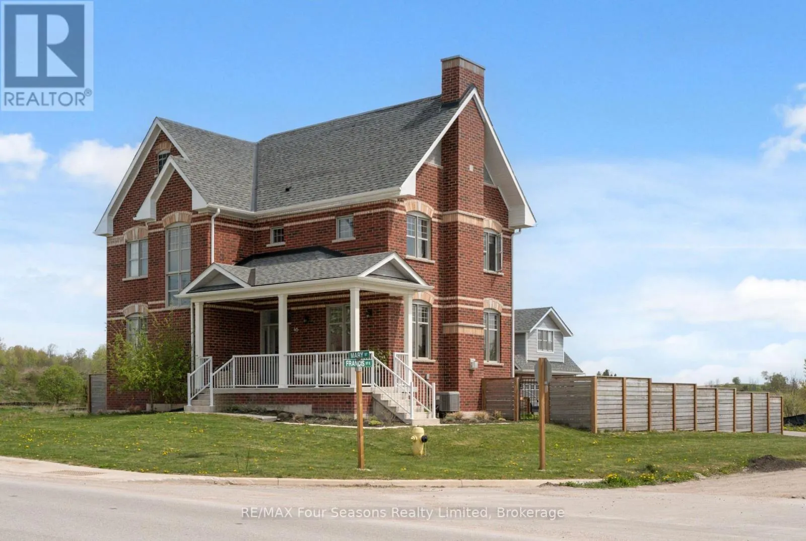 46 FRANCIS STREET E