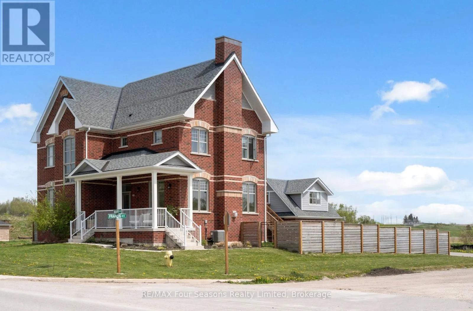 46 FRANCIS STREET E