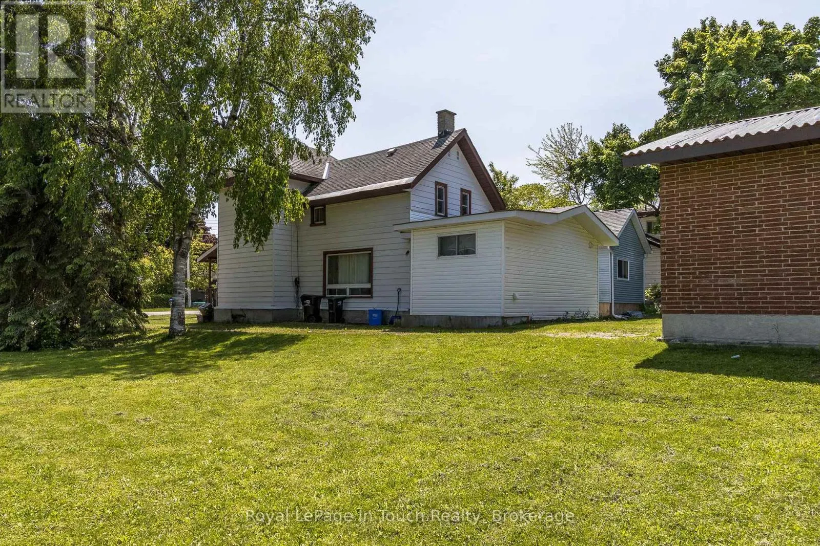 242 BARNETT AVENUE