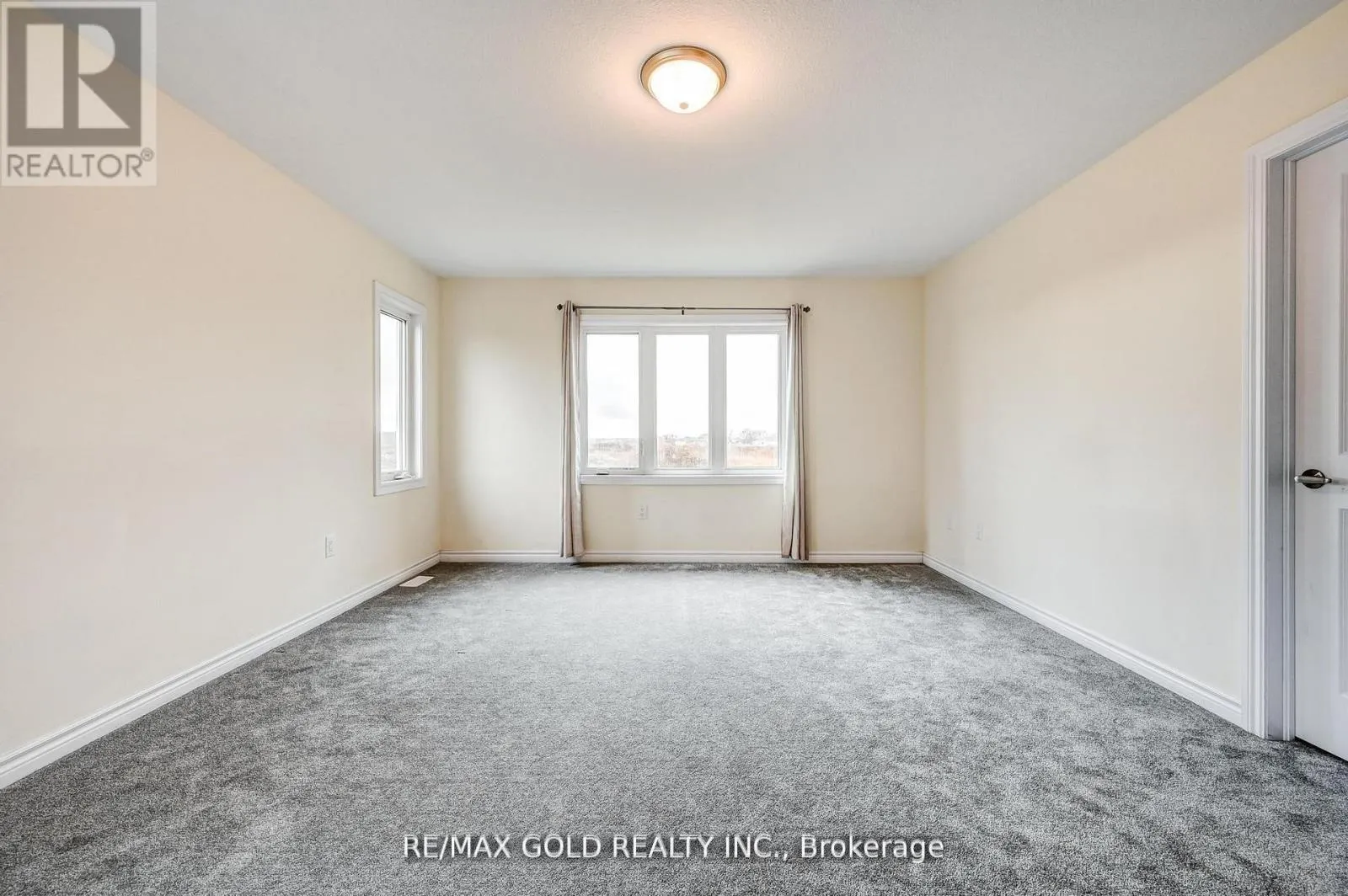 84 ATLANTIS DRIVE W
