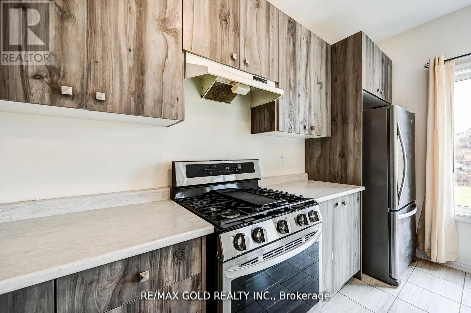 84 ATLANTIS DRIVE W