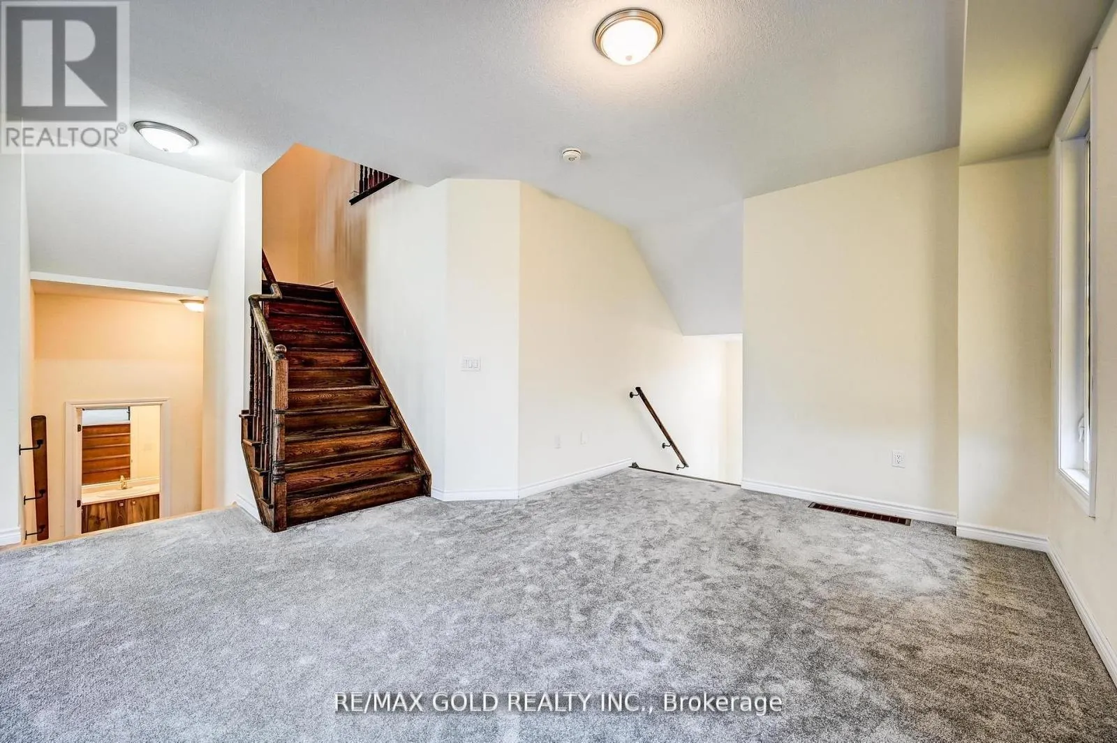 84 ATLANTIS DRIVE W