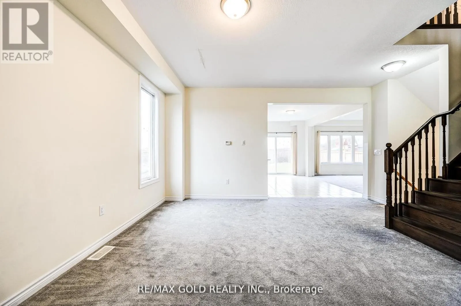 84 ATLANTIS DRIVE W