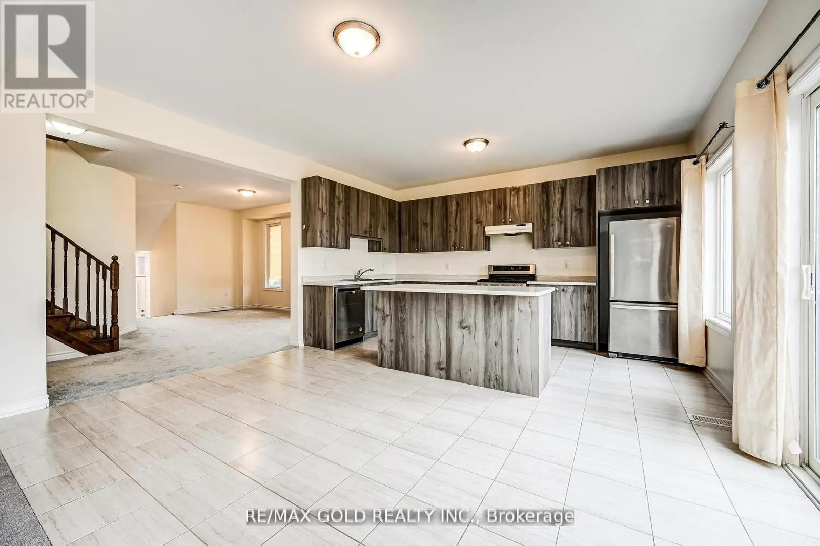 84 ATLANTIS DRIVE W
