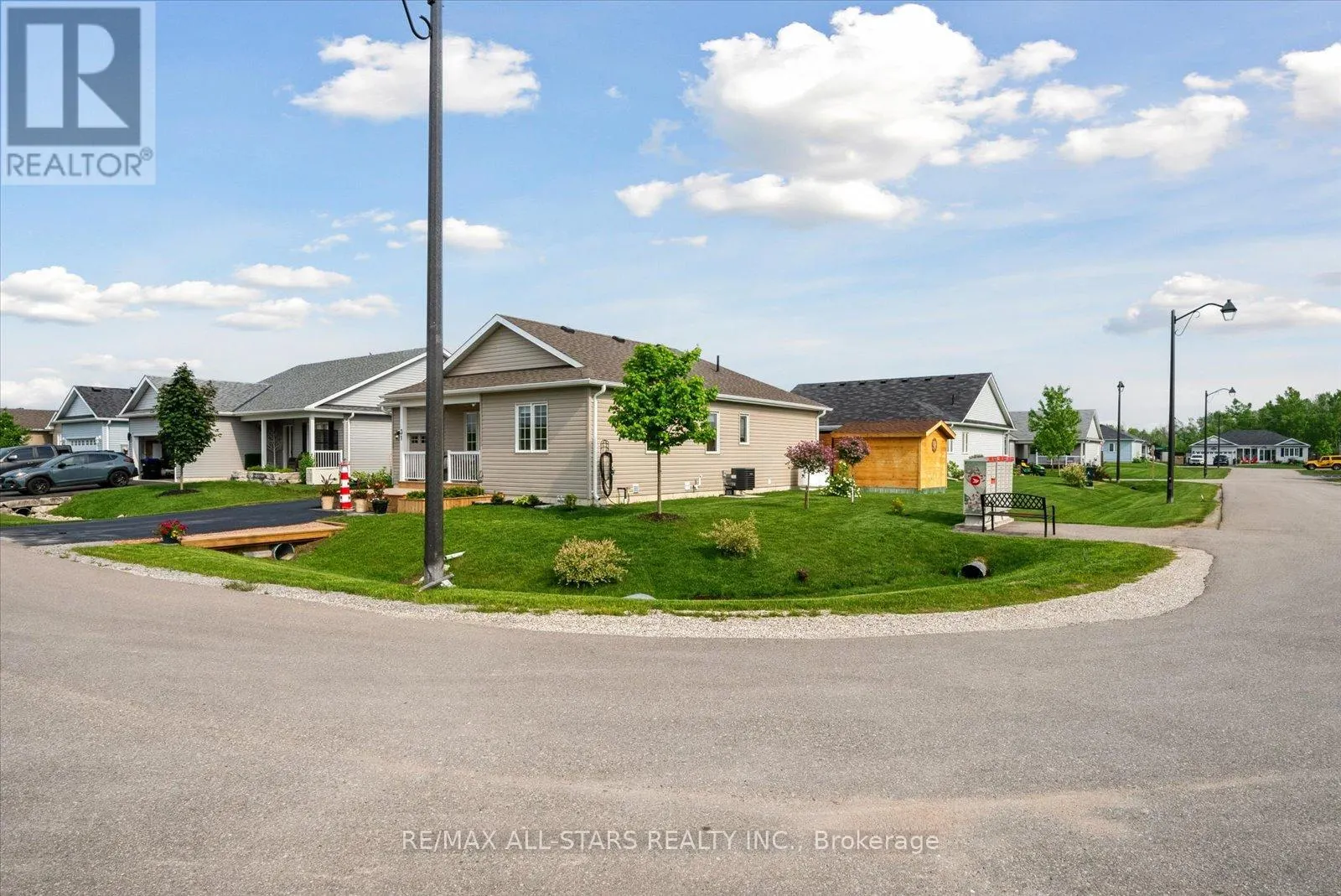 31 REYNOLDS DRIVE