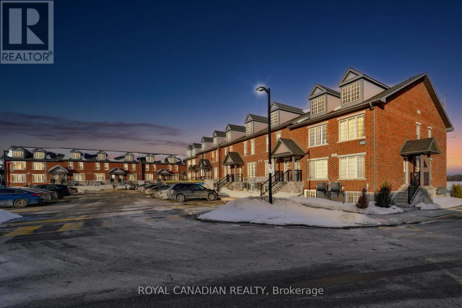 14 - 252 PENETANGUISHENE ROAD