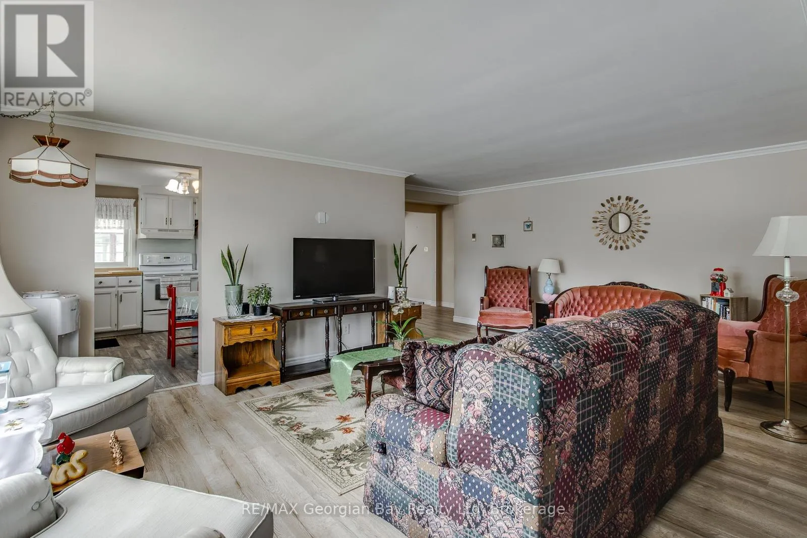 586 DOMINION AVENUE
