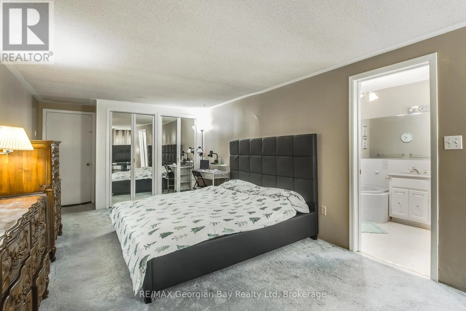 586 DOMINION AVENUE