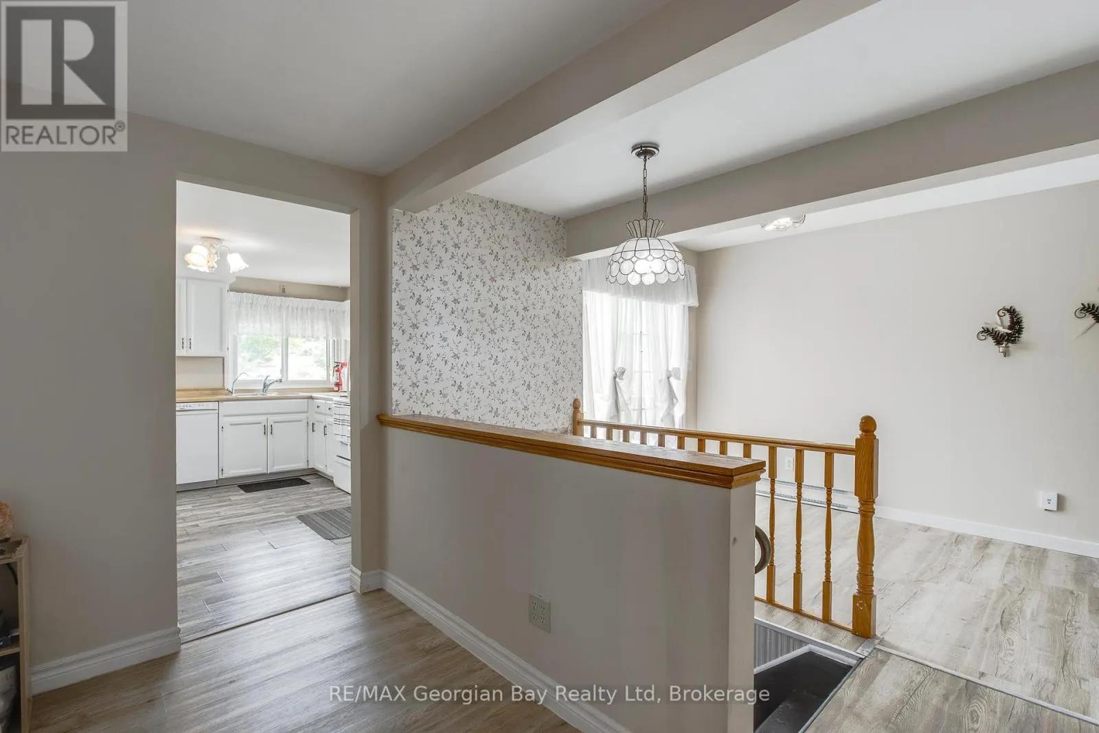 586 DOMINION AVENUE
