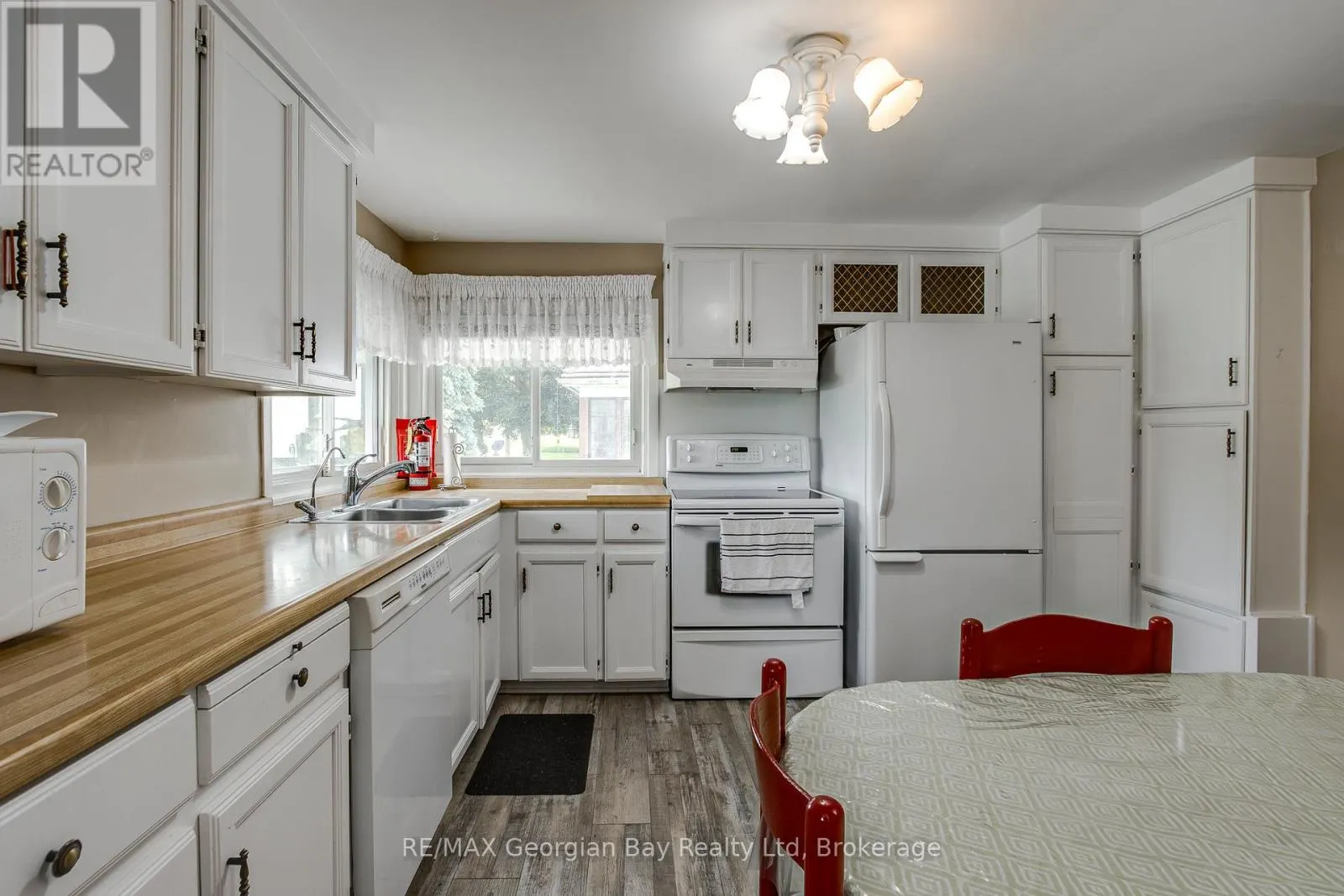 586 DOMINION AVENUE