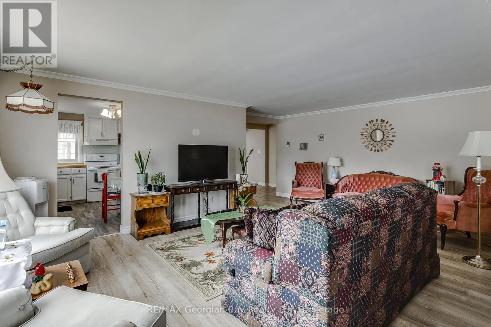 586 DOMINION AVENUE