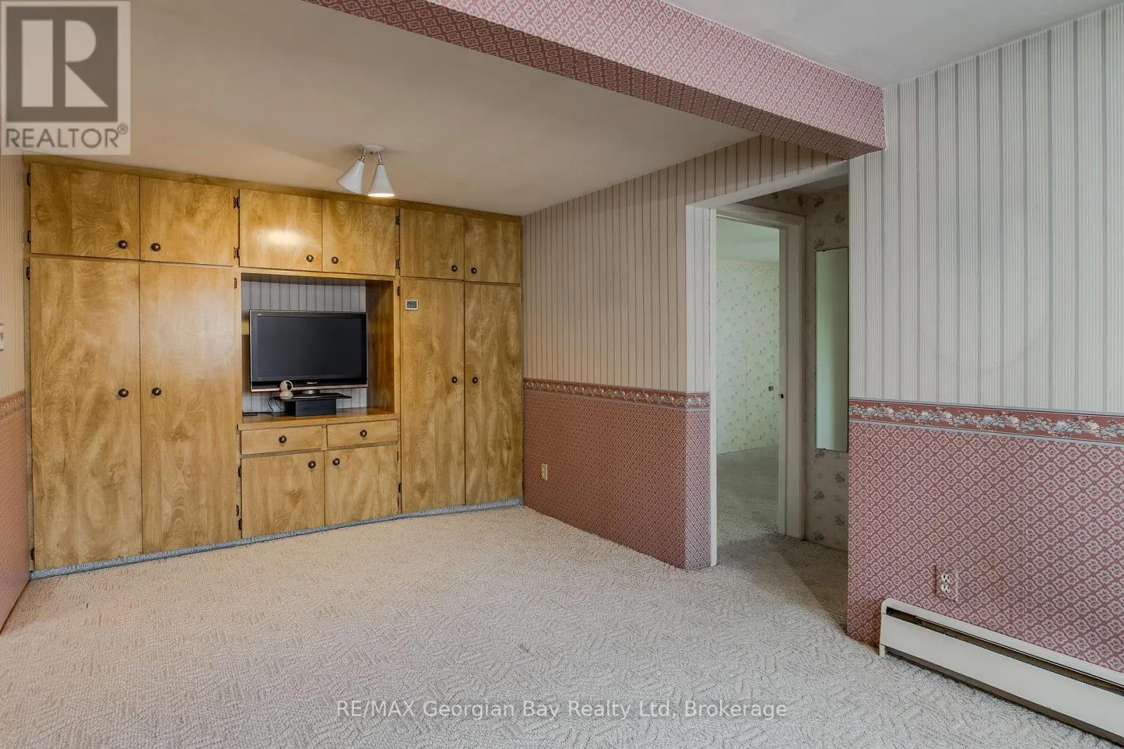 586 DOMINION AVENUE