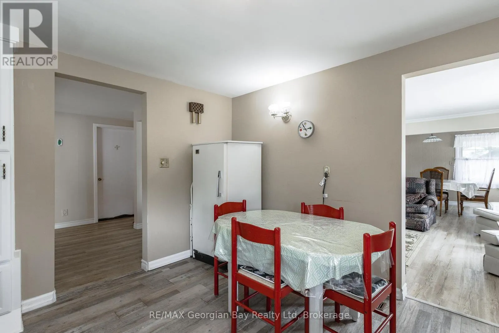 586 DOMINION AVENUE