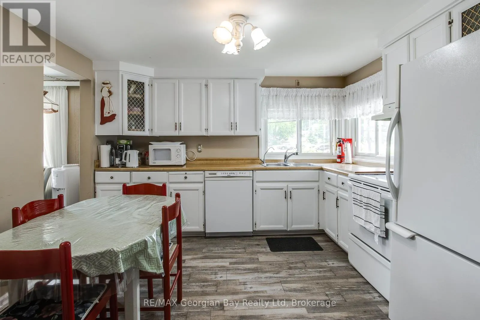 586 DOMINION AVENUE