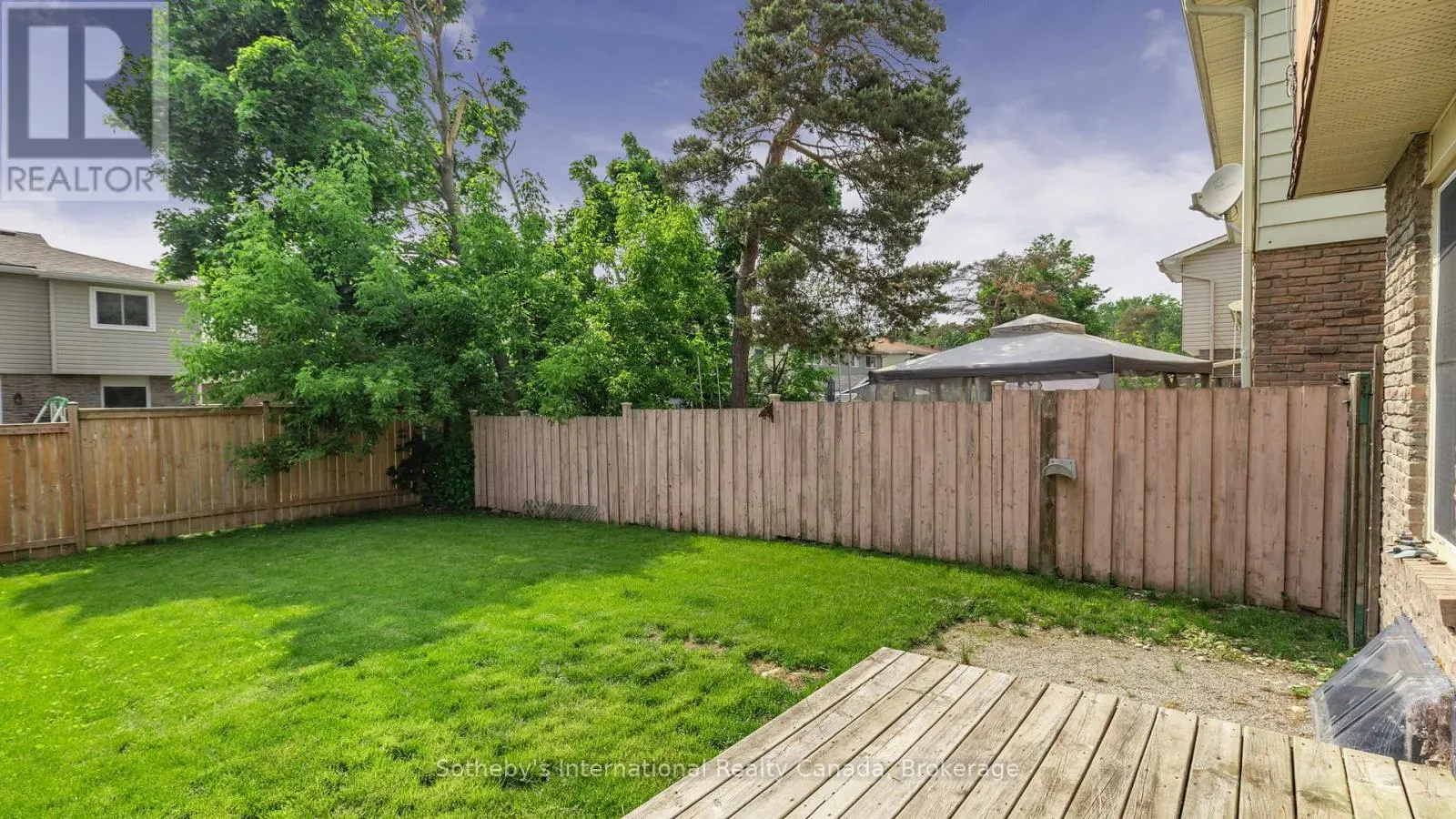 26 CHRISTIE CRESCENT