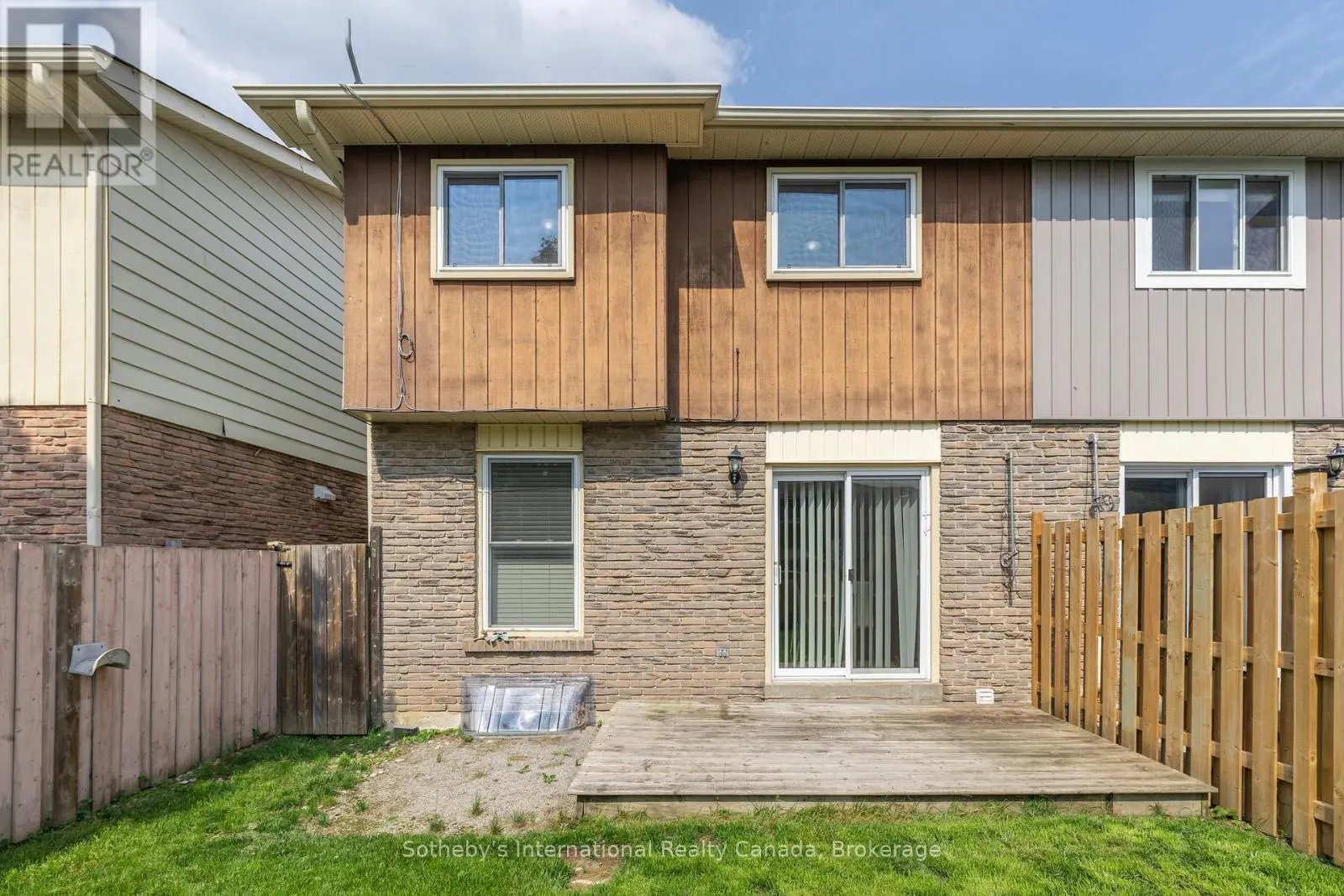 26 CHRISTIE CRESCENT