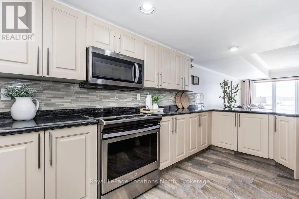 6 - 4 BECK BOULEVARD, #6
