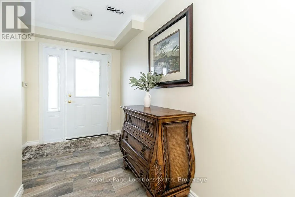 6 - 4 BECK BOULEVARD, #6
