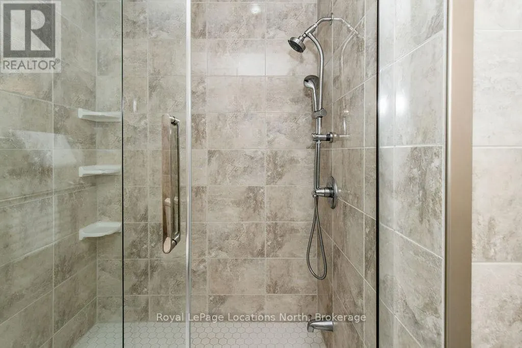 6 - 4 BECK BOULEVARD, #6