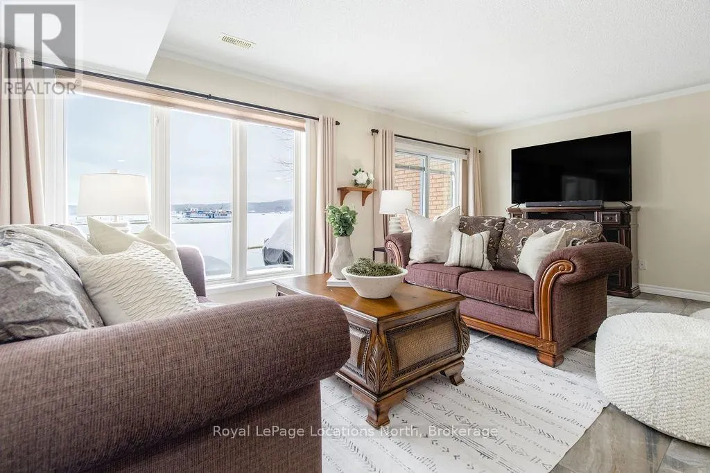 6 - 4 BECK BOULEVARD, #6