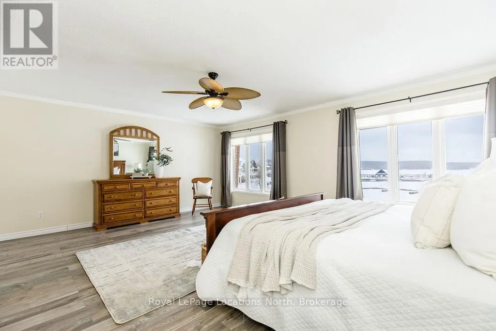 6 - 4 BECK BOULEVARD, #6