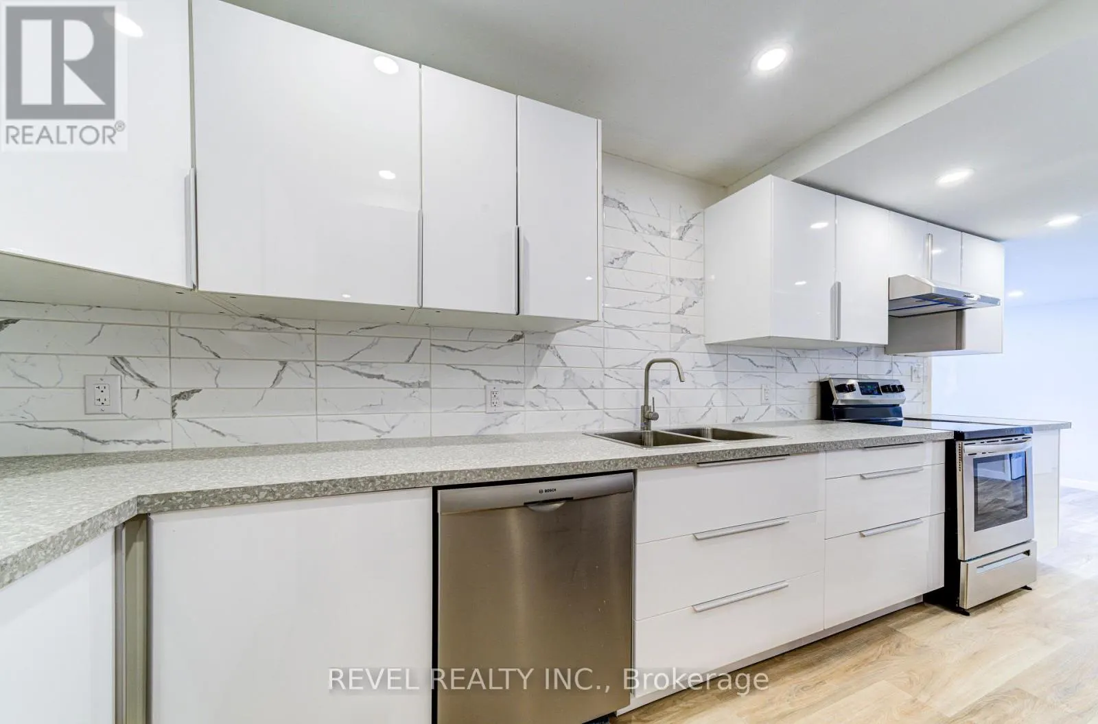 141 WASAGA SANDS DRIVE E