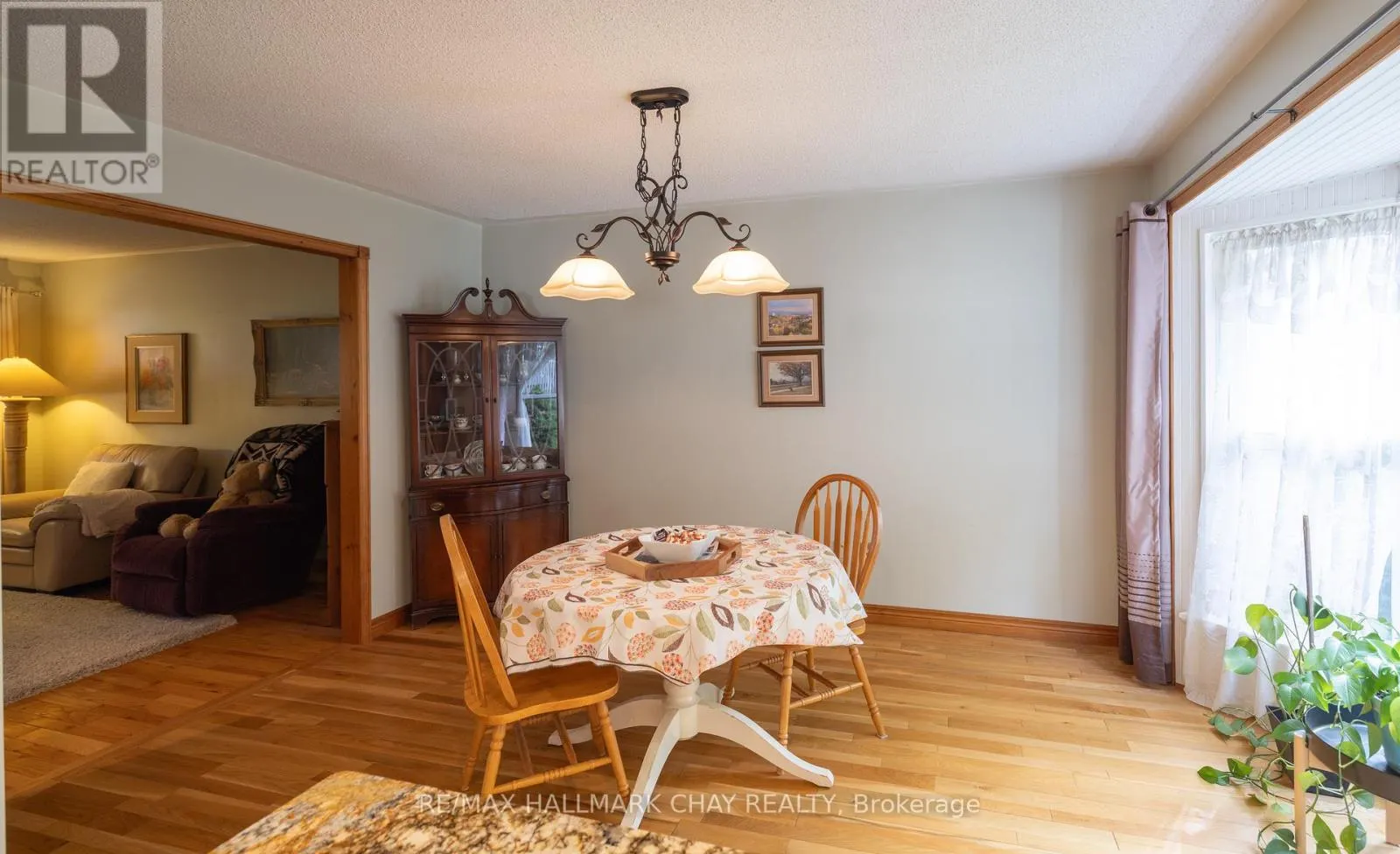 372 LAKEWOOD DRIVE