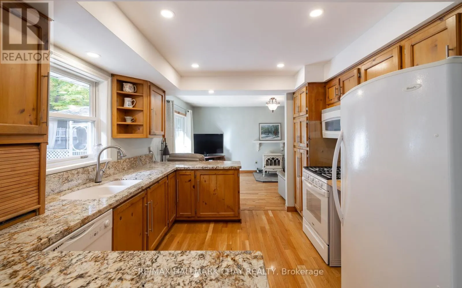 372 LAKEWOOD DRIVE