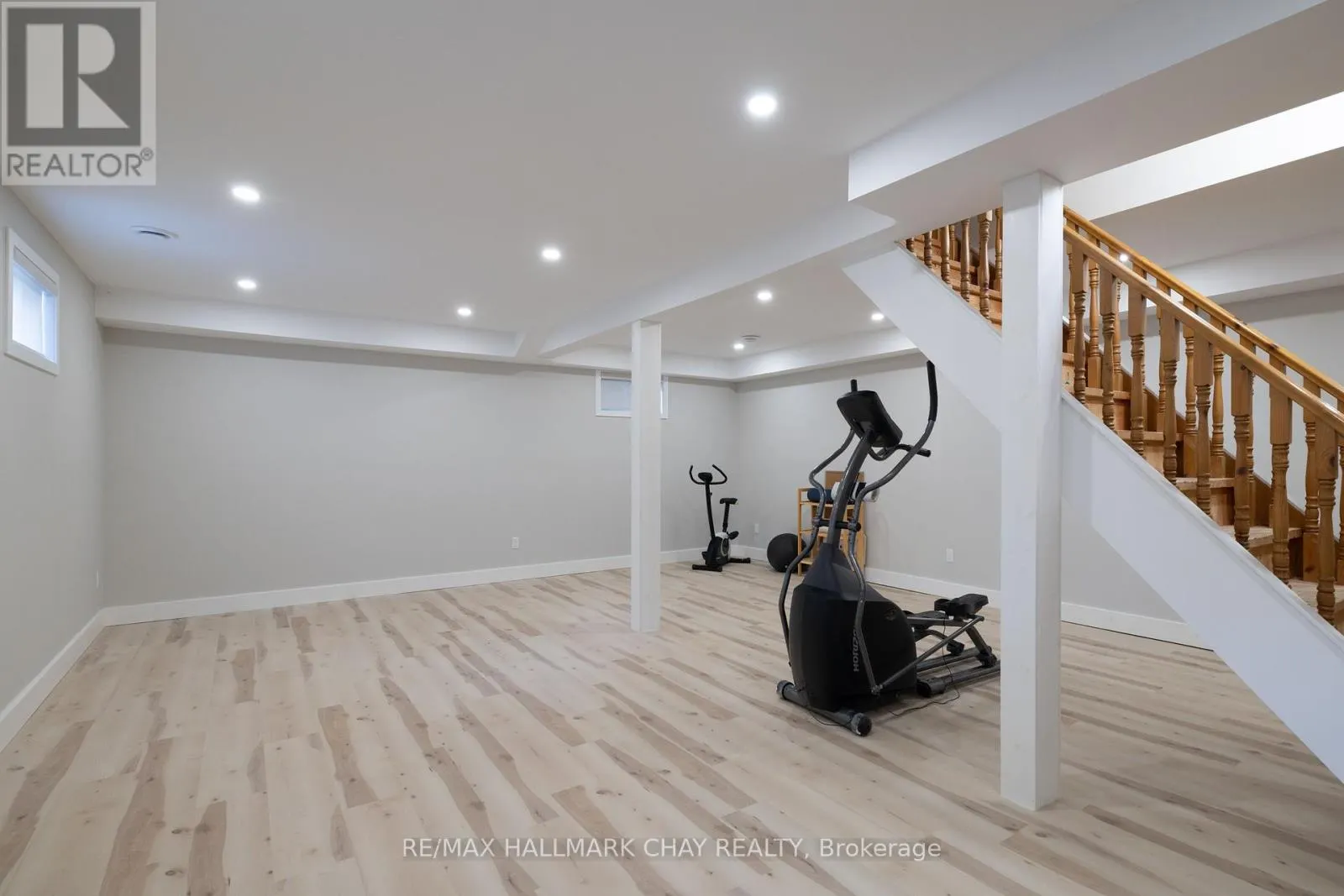 372 LAKEWOOD DRIVE
