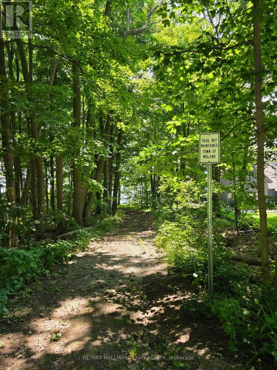 372 LAKEWOOD DRIVE
