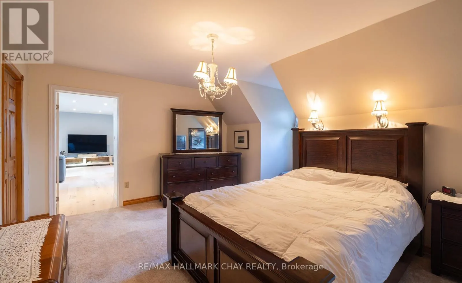 372 LAKEWOOD DRIVE