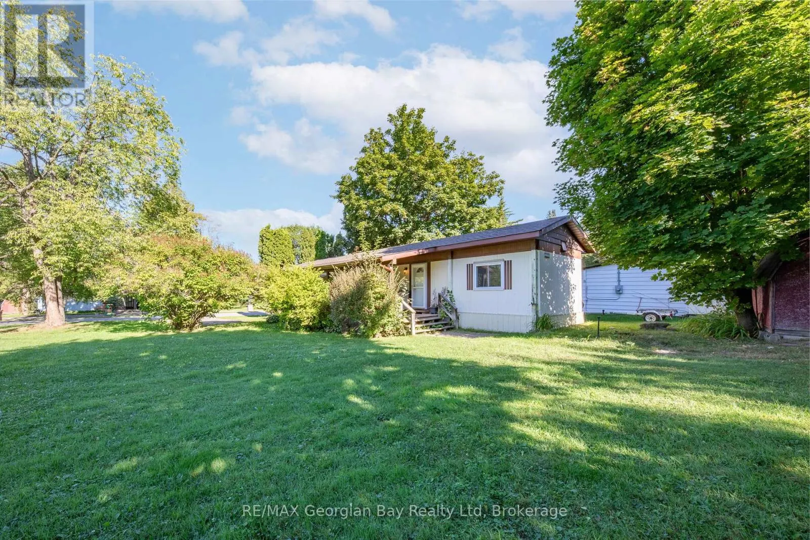 3 LAKESHORE ROAD