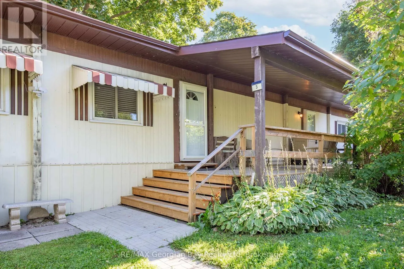 3 LAKESHORE ROAD