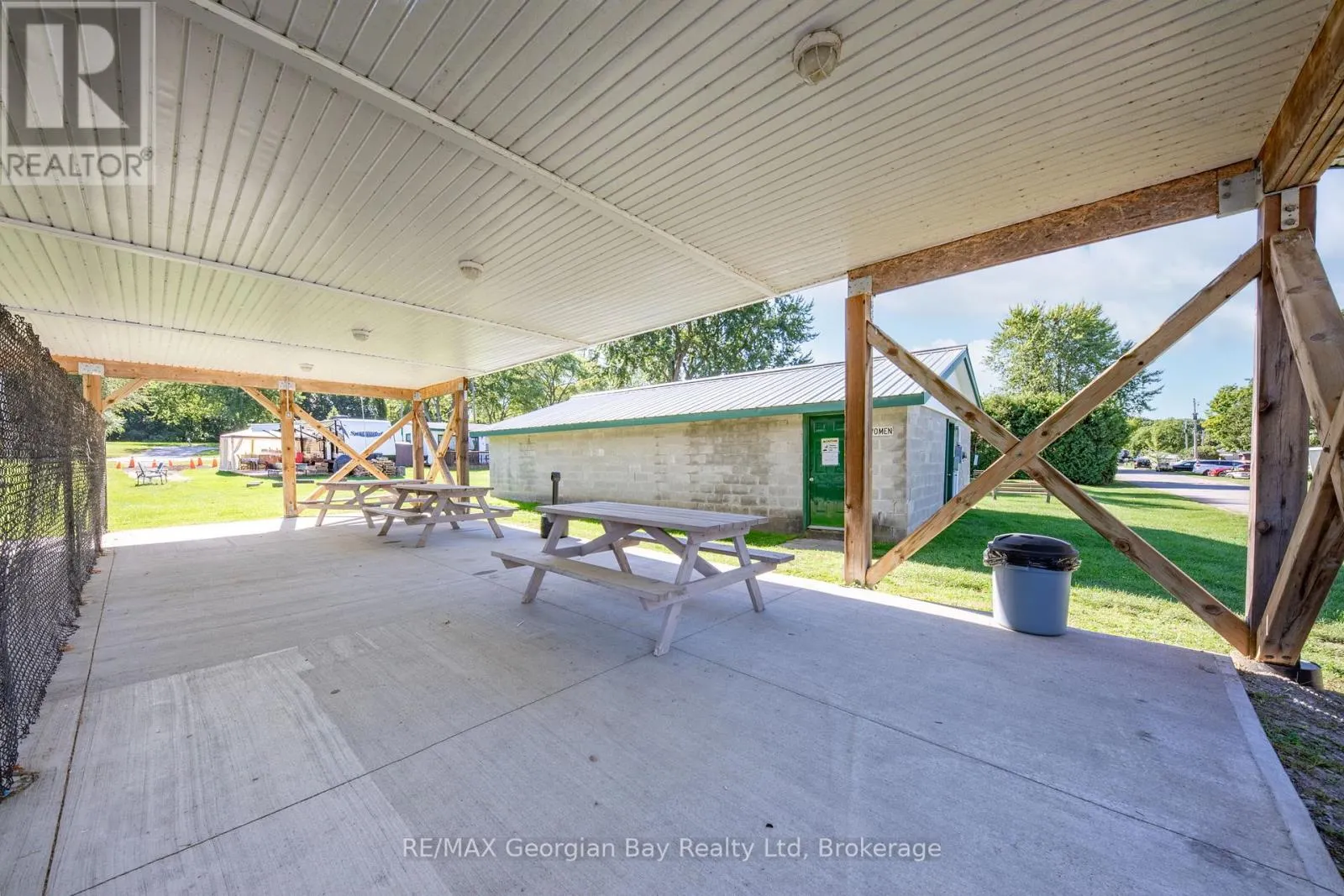 3 LAKESHORE ROAD