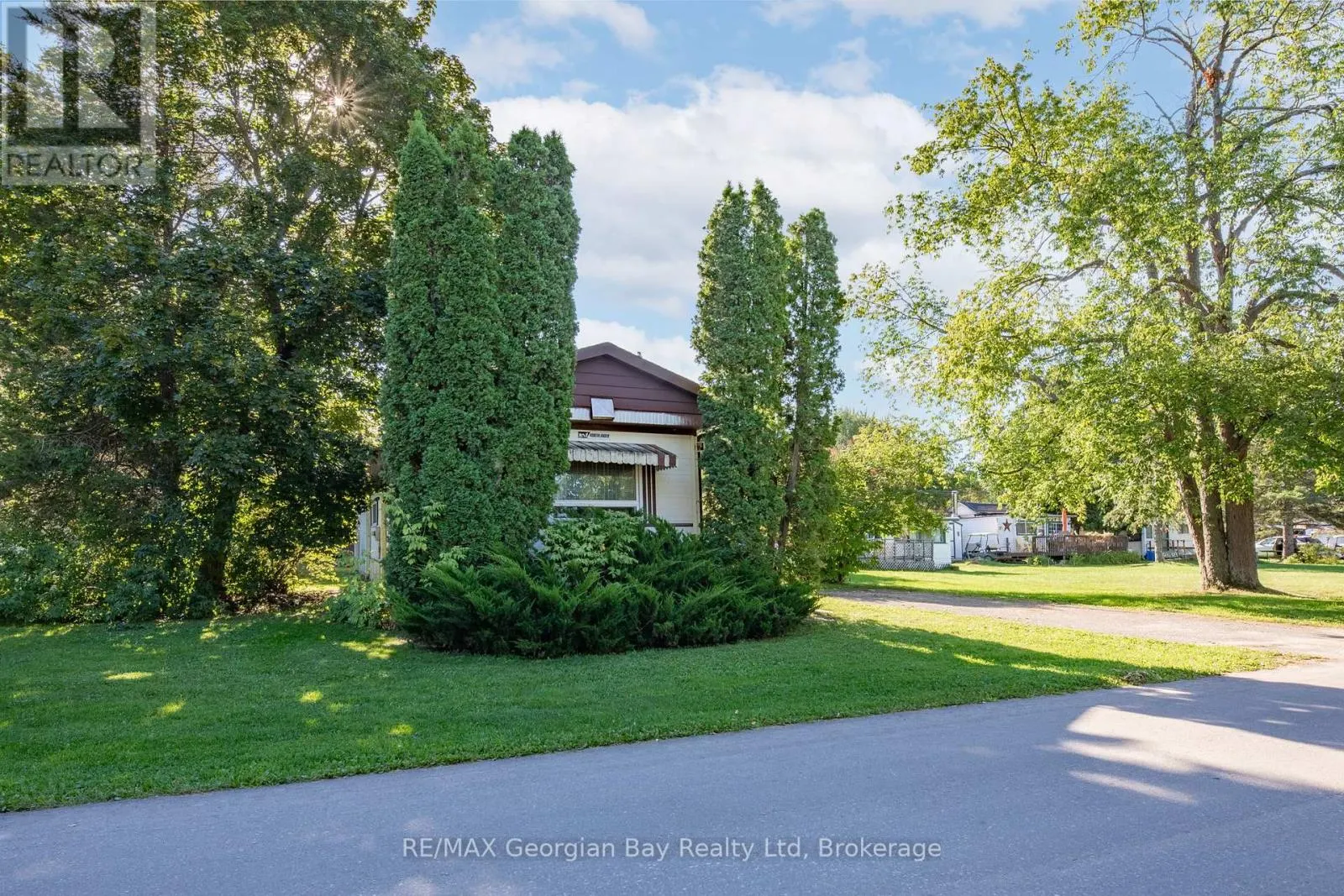 3 LAKESHORE ROAD