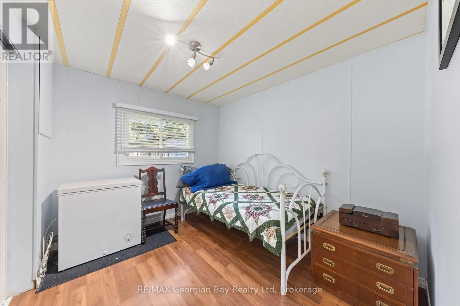 3 LAKESHORE ROAD
