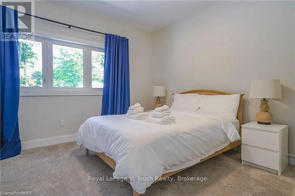 30 BLUE JAY COURT