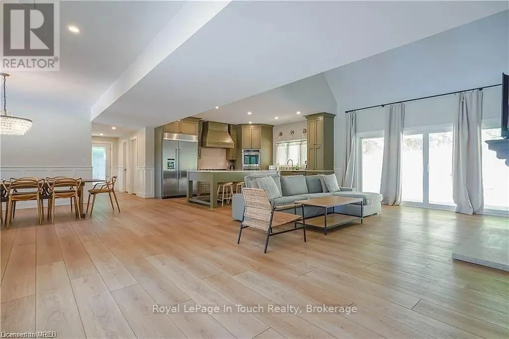 30 BLUE JAY COURT