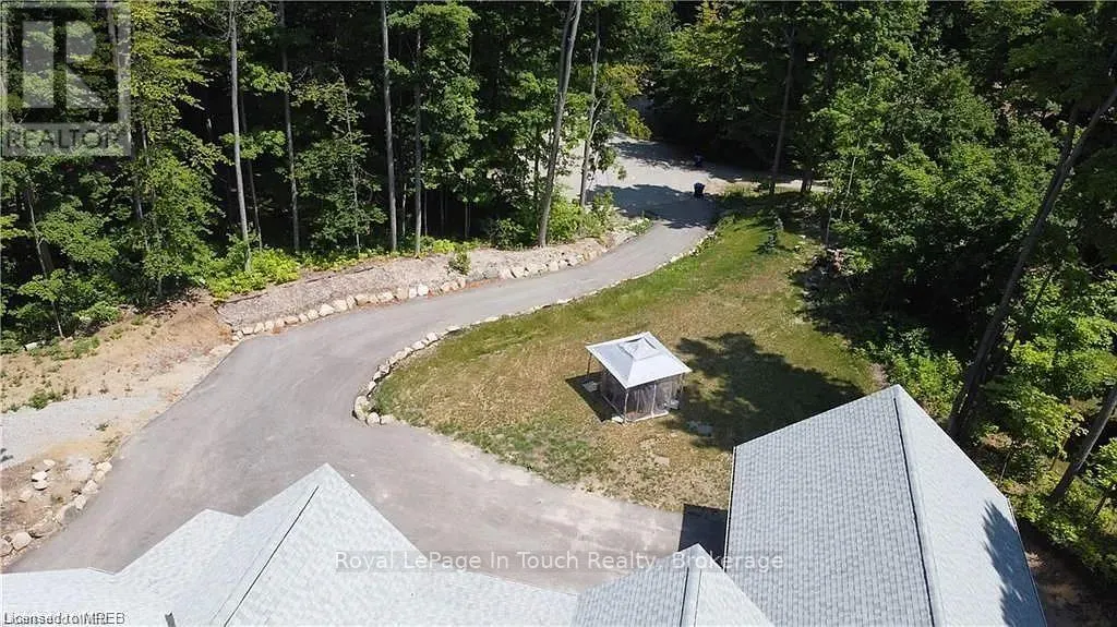 30 BLUE JAY COURT