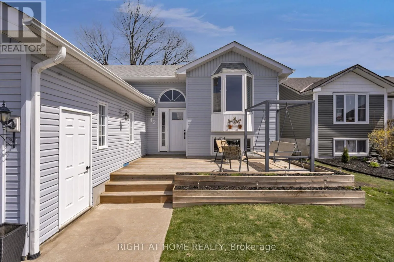 42 BYRNES CRESCENT
