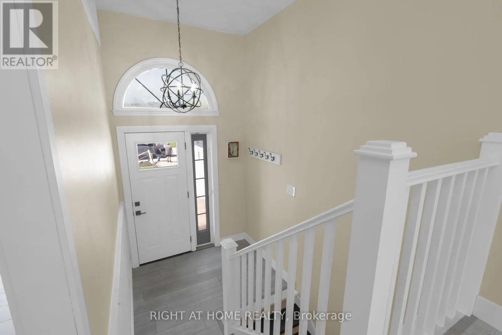 42 BYRNES CRESCENT