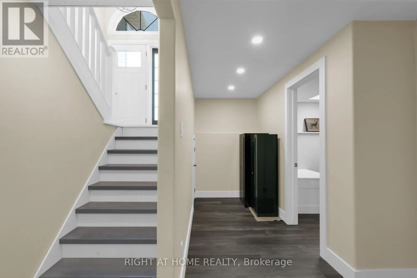 42 BYRNES CRESCENT