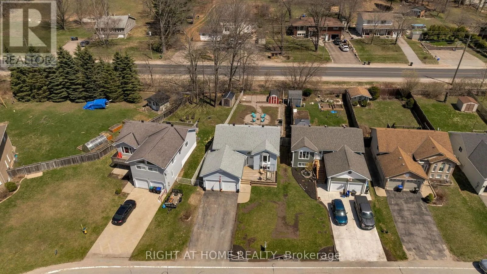 42 BYRNES CRESCENT