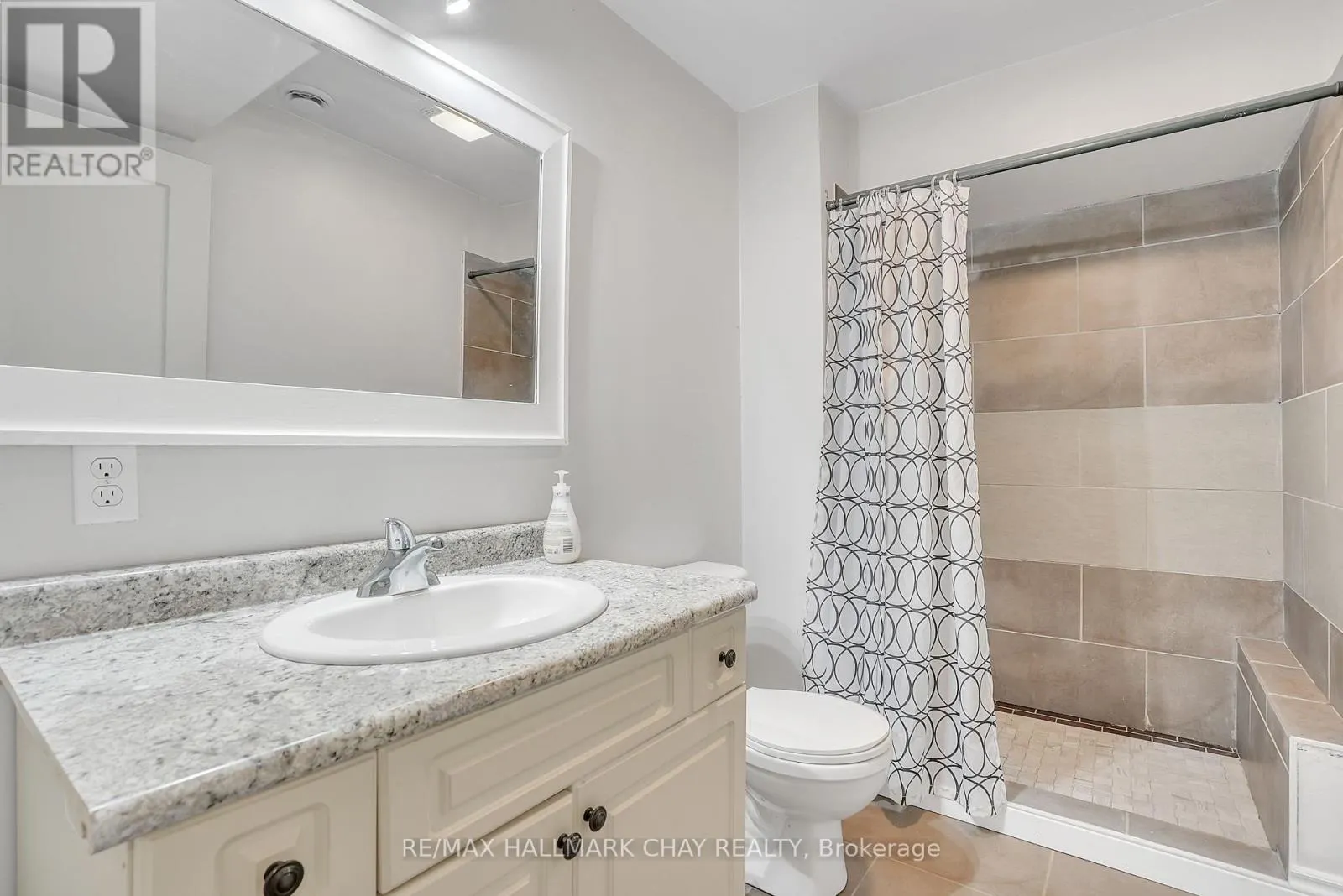 2533 FLOS 3 ROAD W
