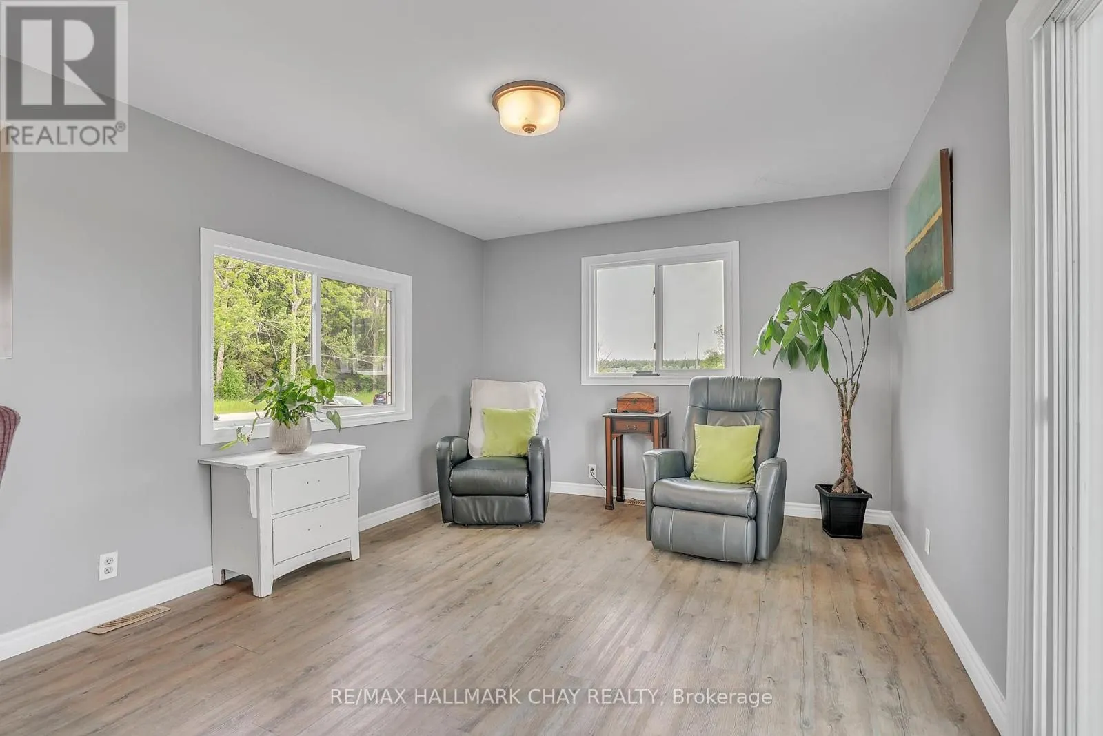 2533 FLOS 3 ROAD W