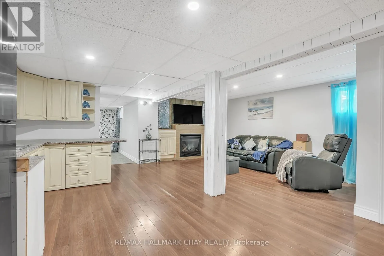 2533 FLOS 3 ROAD W